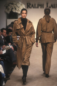1741151716_RalphLaurenFall19965.thumb.jpg.027f45c6eefaa82b44445c69c9721a68.jpg