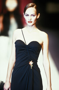 1913414319_ChristianLacroix1997WomenRTW144.thumb.jpg.f48982762179695ec8cee8f2abb26f3a.jpg