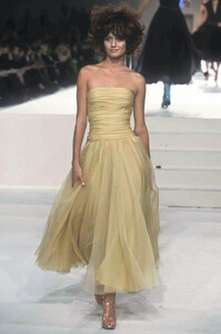 1939459689_Chanel1997WomenRTW139.thumb.jpg.b4651e3189faaf86f0a8d560fe35db76.jpg