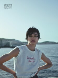 Harper s Bazaar UK 07.08 2022 b-page-010.jpg