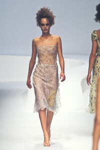 336275364_Valentino1997WomenRTW194.thumb.jpg.ae852ab9c4e340819bfceb0c8cc06f94.jpg