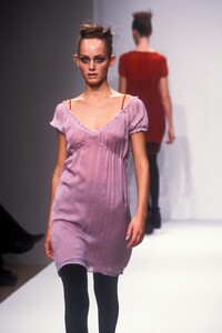 350990441_Prada1997WomenRTW25.thumb.jpg.e23fc590390fc27bf9935747035d515c.jpg