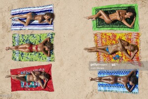 353109360_CarolineKelley-SportsIllustratedSwimsuit2016GettyImages3.thumb.jpg.5da16bcbcb53d2b40817ccaacb97da32.jpg