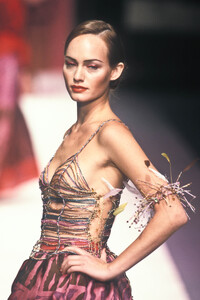 446494628_ChristianLacroix1997WomenRTW103.thumb.jpg.9c19aad099f953b191c141ee3318b00b.jpg