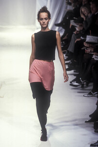 721865538_AlbertaFerretti1997WomenRTW4.thumb.jpg.b7e8d5299f2b8d47d6f607968119f96e.jpg