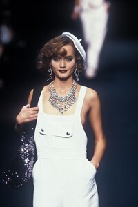 734135685_SoniaRykiel1995WomenRTW73.thumb.jpg.1d52a6e6504111de8c6d3547747c5fd5.jpg