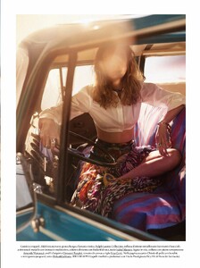 2022-06-18 Elle Italia-page-006.jpg