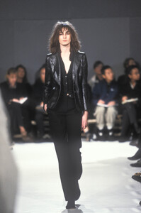 928325822_AnnDemeulemeester1997WomenRTW24.thumb.jpg.797055355a17fc84f275feb44a9ccb41.jpg