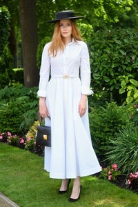 ellie-bamber-at-royal-ascot-2022-06-16-2022-0.jpg
