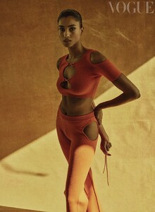 imaan-hammam-look-cut-out.jpg