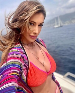 sabrinasalernofficial_285991103_509015620956752_6062424221483328760_n.jpg