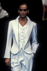 1061068464_ChristianDior1994HauteCouture62.thumb.jpg.235a9069b8cc442b3d4e40168692b05a.jpg