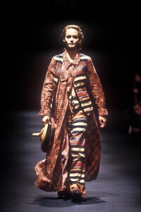 1068684554_SoniaRykiel1994WomenRTW54.thumb.jpg.d9aa44c1e9cd2a40cfc62440a620c3f6.jpg