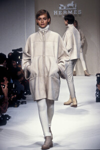 1123831512_Hermes1994WomenRTW80.thumb.jpg.fb74de0d83e9b6e81641beab5b571c74.jpg