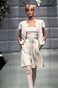 1181965717_Valentino1996HauteCouture31.thumb.jpg.726a2aebf5c6da055955abbeb31ca05f.jpg