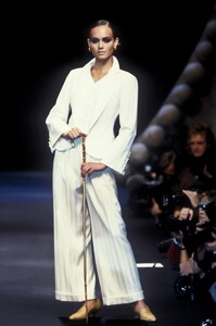 1356949807_ChristianDior1994HauteCouture61.thumb.jpg.2ec227dc5bb4e9e1095292d0285ee375.jpg