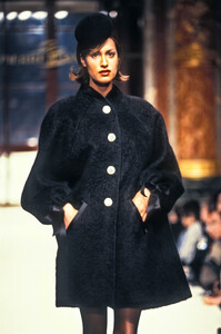 1449864897_PierreBalmain1994HauteCouture10.thumb.jpg.979eb0f698b44b82c51ac31648ef5f5e.jpg