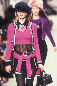 1590428167_Chanel1994WomenRTW106.thumb.jpg.be63f2b624462f912a37ec58572887ac.jpg