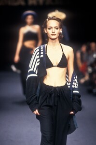 1768387488_SoniaRykiel1994WomenRTW2.thumb.jpg.d9be2784376d1c5a357d795c2217832a.jpg