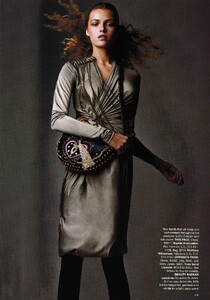 1848341599_PIPOCA-HarpersBazaarUS(June2005)-MakeItADress-008.thumb.jpg.4ebd766143e99dc79b36f3ed098287bf.jpg