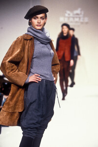 1947376337_Hermes1994WomenRTW62.thumb.jpg.c4a189df6a365743c1e2d7afbe382293.jpg
