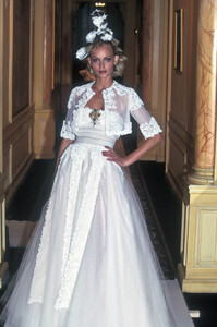 1955032588_Chanel1996HauteCouture100.thumb.jpg.013d8fca19541e9ee1c84a9da6686991.jpg