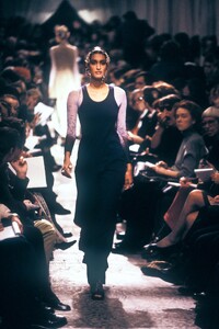 2013361255_JeanPaulGaultier1994WomenRTW53.thumb.jpg.f4b315729312d7f7947a93ff67080faf.jpg