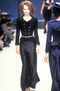 2033067146_Chanel1995HauteCouture27.thumb.jpg.bf391c7ba6f4c4578e3f541727df87bc.jpg