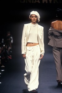 320422661_SoniaRykiel1994WomenRTW86.thumb.jpg.eee372d674c7c3fbb1d944b4648602dc.jpg