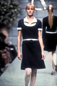 343819875_Valentino1996HauteCouture27.thumb.jpg.fe577ce3697a3e4a5bcba07a0204e23e.jpg