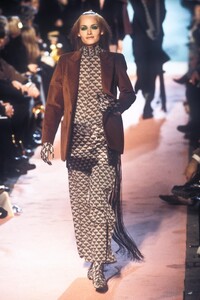 357796075_JeanPaulGaultier1996WomenRTW7.thumb.jpg.ecf7360a31da6875d6263a579403c05d.jpg