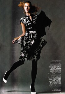 994100117_PIPOCA-HarpersBazaarUS(June2005)-MakeItADress-010.thumb.jpg.130c5a2578bc430bf457d518db41604f.jpg
