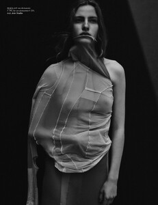 vogue-nl-0607-2020_by_annemarieke-van-drimmelen35.thumb.jpg.2190a867e8a740500ccb71c28c208820.jpg