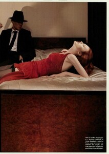 1200720871_ARCHIVIO-VogueItalia(July2004)-PulpHisKindOfWoman-024.thumb.jpg.8597010da266278e5b167420afbc9b4b.jpg