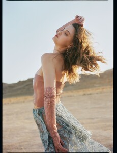 Vogue Polska July-August 2022 _14.jpg