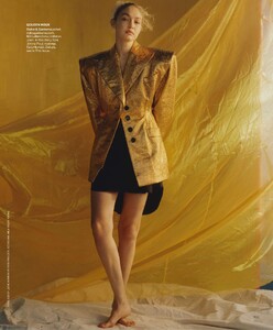 Vogue_US_-_Sep_2022g -page-008.jpg