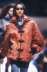 617187623_Fendi1992WomenRTW116.thumb.jpg.4e27922ae6670ccb87fe1b2178329453.jpg