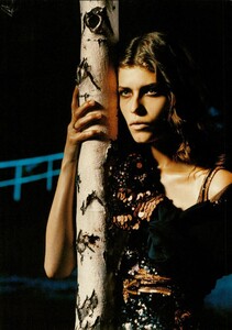 900736312_ARCHIVIO-VogueItalia(December2004)-ARomanticAllure-007.thumb.jpg.4af16db22cead13e0b6e34e709cffb3f.jpg