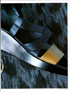 Grignaschi_Prada_Spring_Summer_1984_06.thumb.png.540b51887e007e57d986667dc3f701c6.png