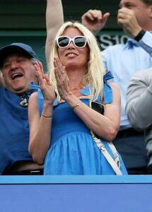 claudia-schiffer-at-chelsea-vs-tottenham-hotspur-game-in-london-08-14-2022-2_thumbnail.jpg