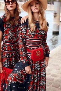 Sara van der Hoekand Abby Champion2.jpg