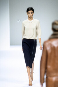 1272657140_MaxMara2000WomenRTW14.thumb.jpg.6efaf410a1ca63fcc26c3dadb47b5cc0.jpg