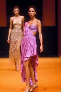 1355477360_HerveLeger1998WomenRTW154.thumb.jpg.08a0f9fea7182c4cccf91e1e54cb5e75.jpg