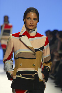 1511330418_EmilioPucci2003WomenRTW30.thumb.jpg.199b228bc49b3d9de6534ab0411b6dcd.jpg