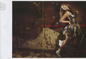 2008-4-vogue-japan-mb-10a_orig.thumb.jpg.da70d84a02d93860e29bffc74ec3fe9a.jpg