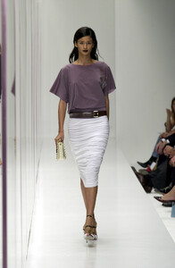 2034609452_Fendi2001WomenRTW52.thumb.jpg.ea3891c597a25833d07eaff610272d93.jpg