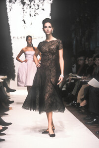 387626119_PierreBalmain1998HauteCouture18.thumb.jpg.2044b888a029602d92326c2726810f92.jpg