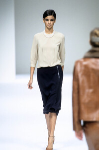 535245445_MaxMara2000WomenRTW59.thumb.jpg.ce8ec25aea1a8c9c293cdb2b4734cab3.jpg