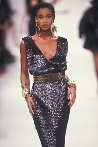 667948461_YvesSaintLaurent1991WomenRTW216.thumb.jpg.ba40a9fd7b349a34b556e4a86aac3810.jpg