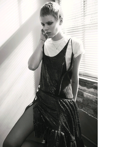Androgyne_Luchford_Vogue_Paris_May_2015_03.thumb.png.7fa6c45fa81e6d0ff1acf1a6bfdc56ab.png